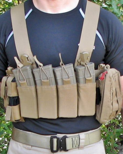 How to wear a chest rig