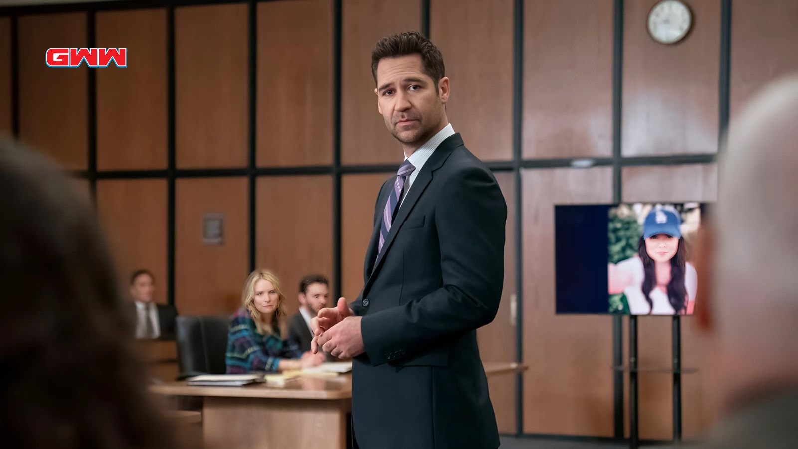 Manuel Garcia-Rulfo as Mickey Haller in the courtroom.