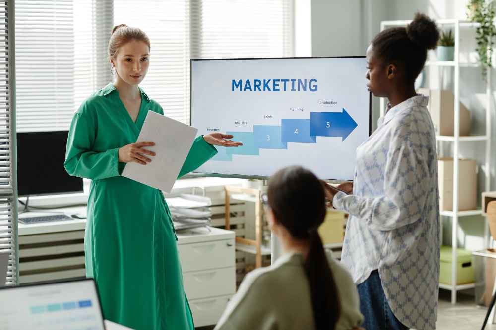8600-330 Understanding Marketing for Managers
