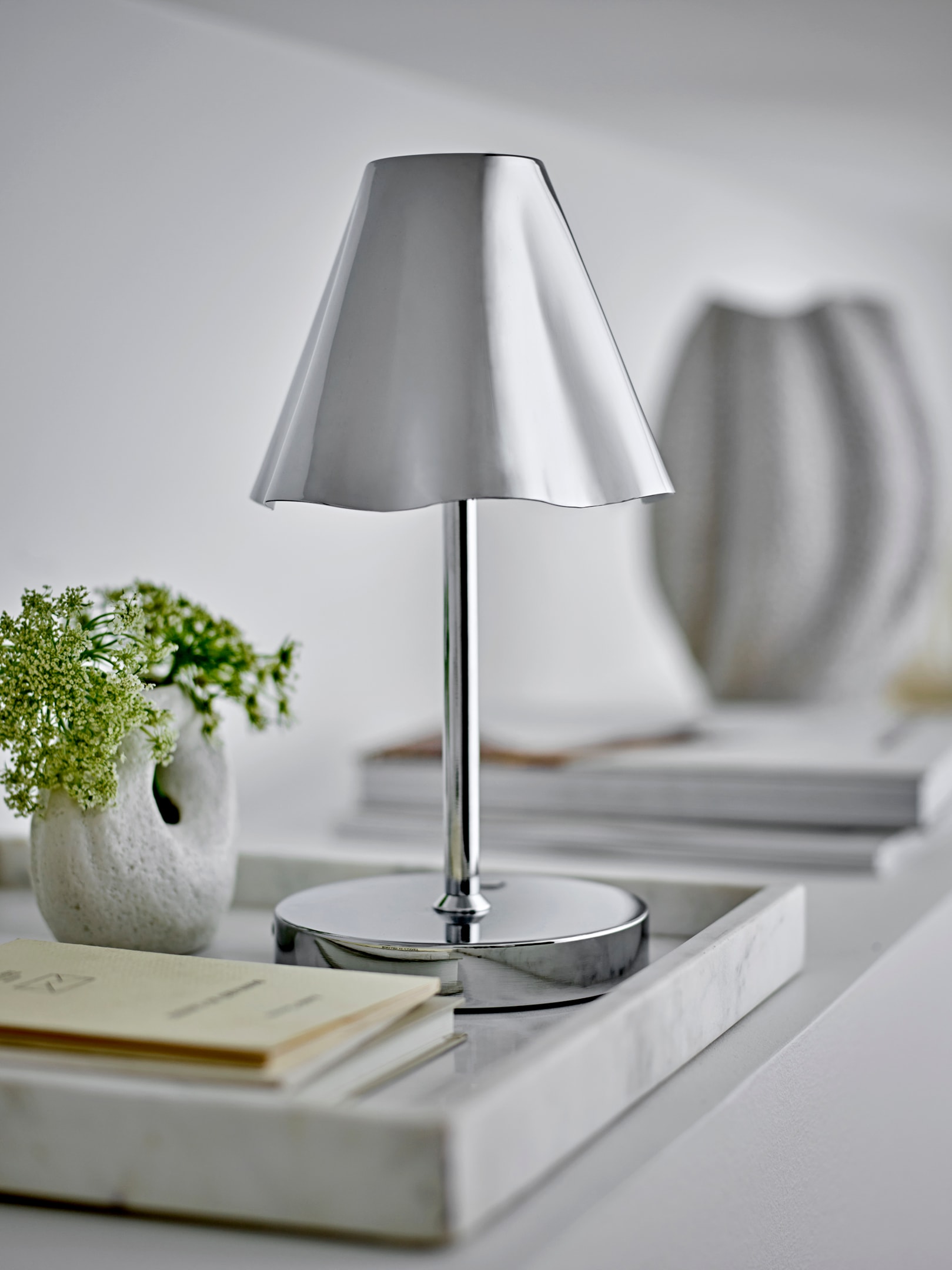 https://latega.pl/product/przenosna-lampa-liana-srebrna/