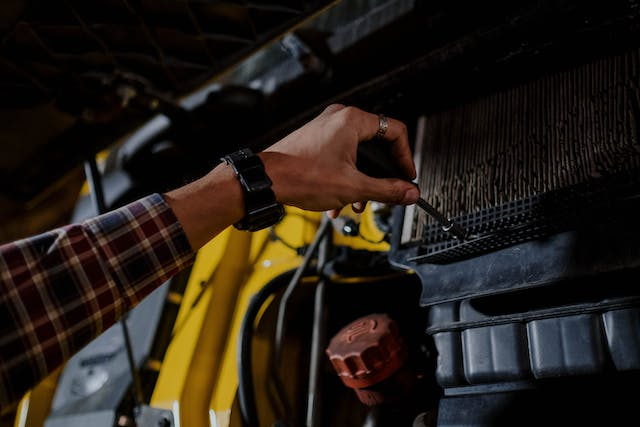 By integrating routine services into comprehensive maintenance programs, companies can effectively minimize downtime and ensure operational excellence.