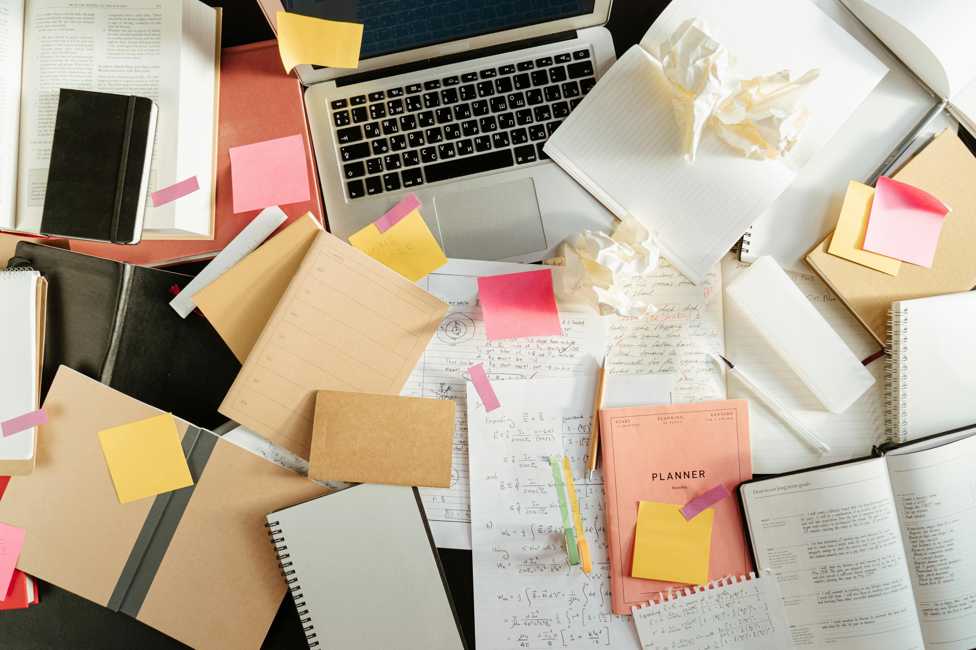 Finding the perfect headline formula for content marketers involves balancing clarity, curiosity, and SEO optimization to maximize engagement and clicks.