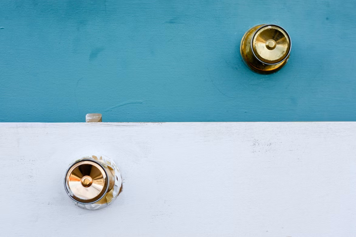 FIXED DOOR KNOB / SINGLE-SIDED / CROSS / BRASS