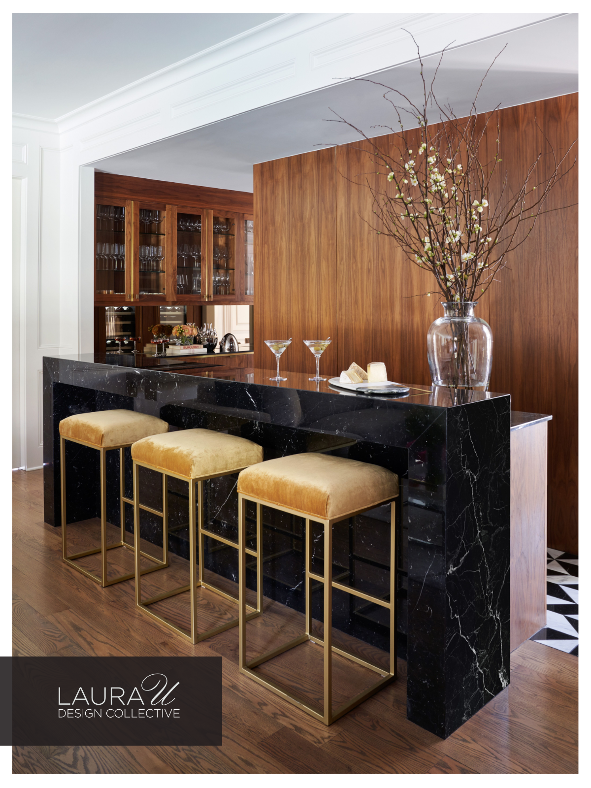 Bar and butler's pantry