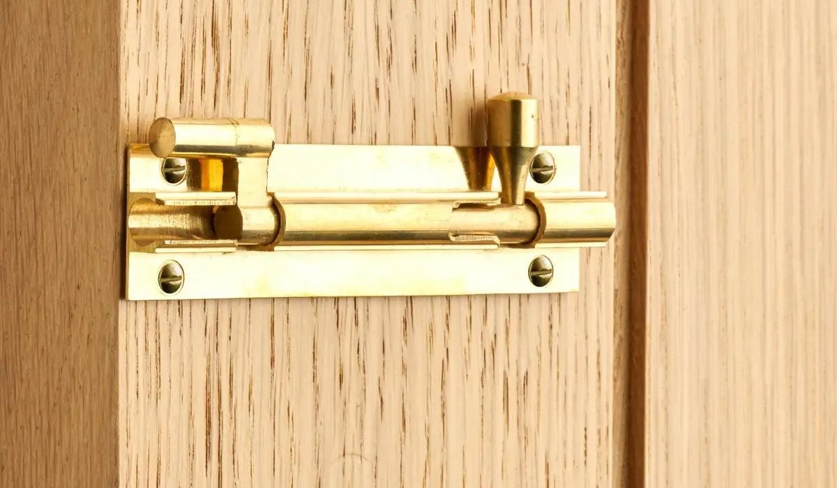 Door locks - sliding bolt on front door
