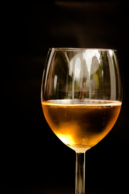 cider, black background, alchool