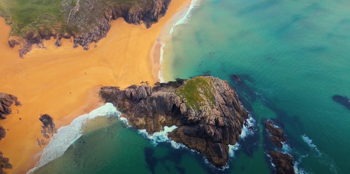 Can-You-Swim-at-Murder-Hole-Beach