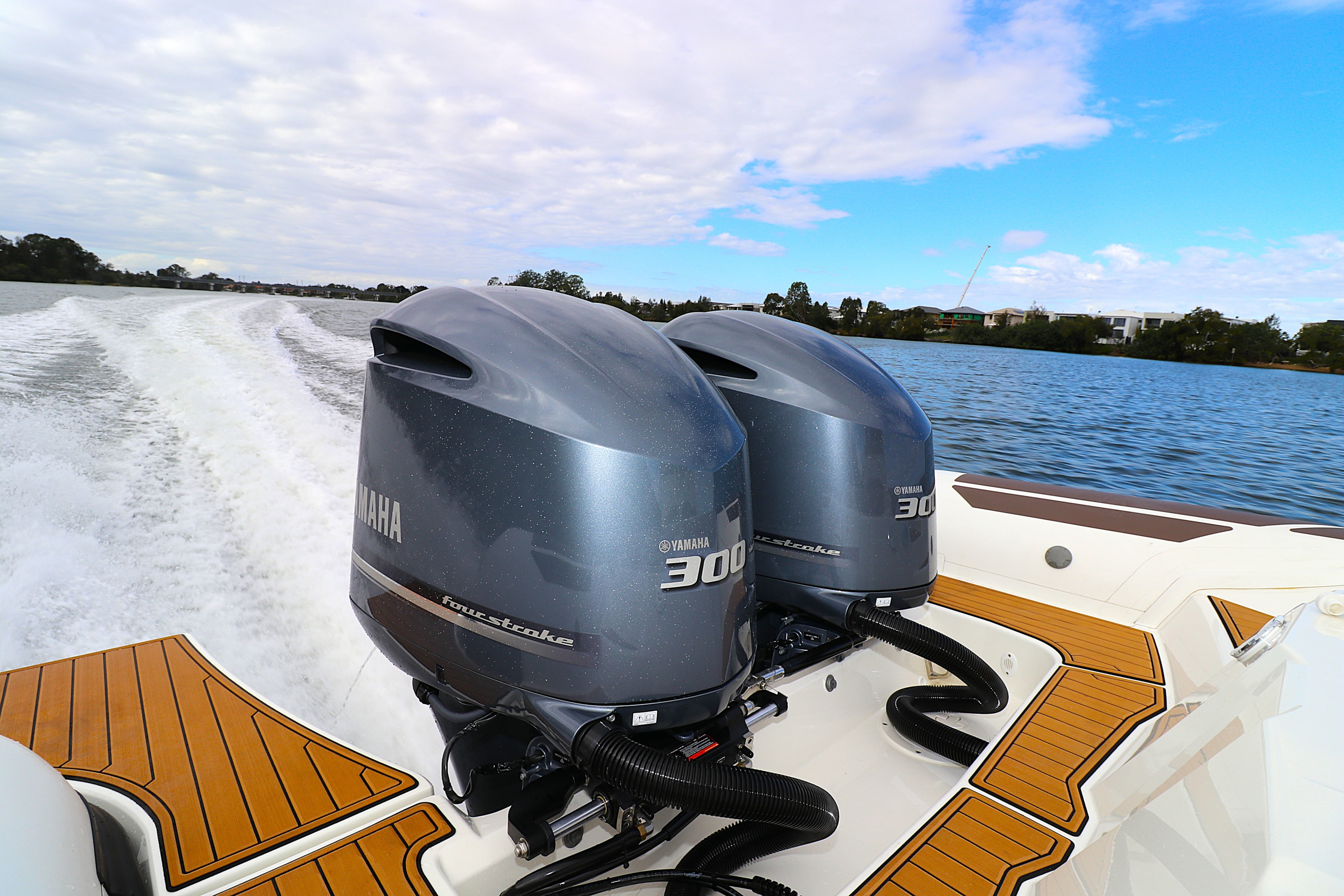 Set course through the swell with the safety of the air pontoons and soft riding fibreglass hull leaving little wake