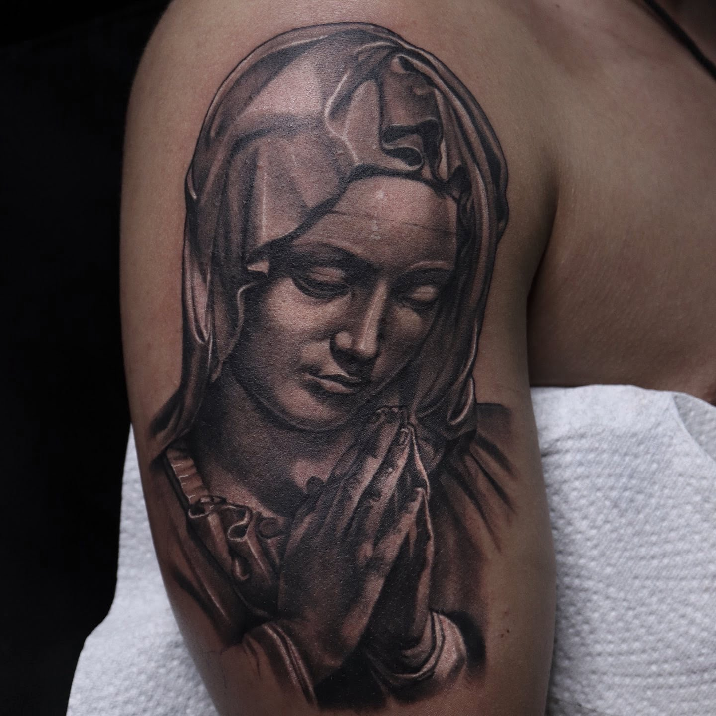 Realistic Tattoos in unserem Tattoo Studio zeigen auch in schwarz-weiß ihre Wirkung