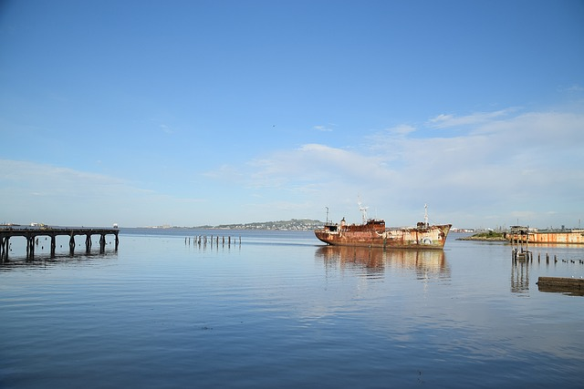 ship, abandoned, sea