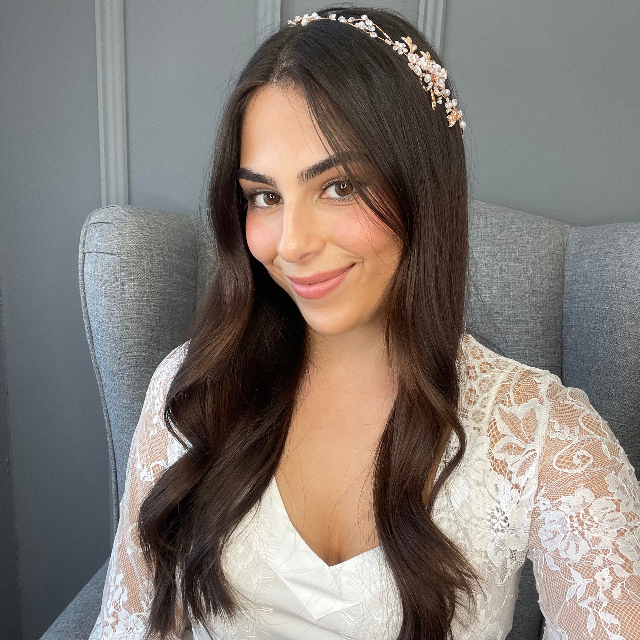 A modern look with a Bridal Hair Accessories in Rose Gold 