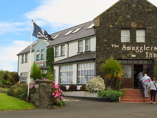 The front of the Smugglers Inn Near the Giants Causeway