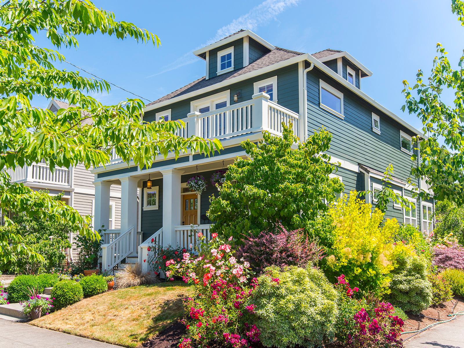 enhance your home's curb appeal to bring in multiple offers