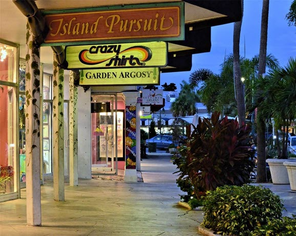 St Armands Shopping District