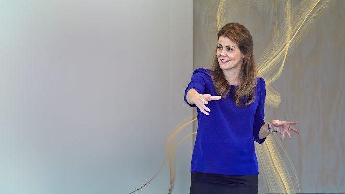 Open body language for presenting