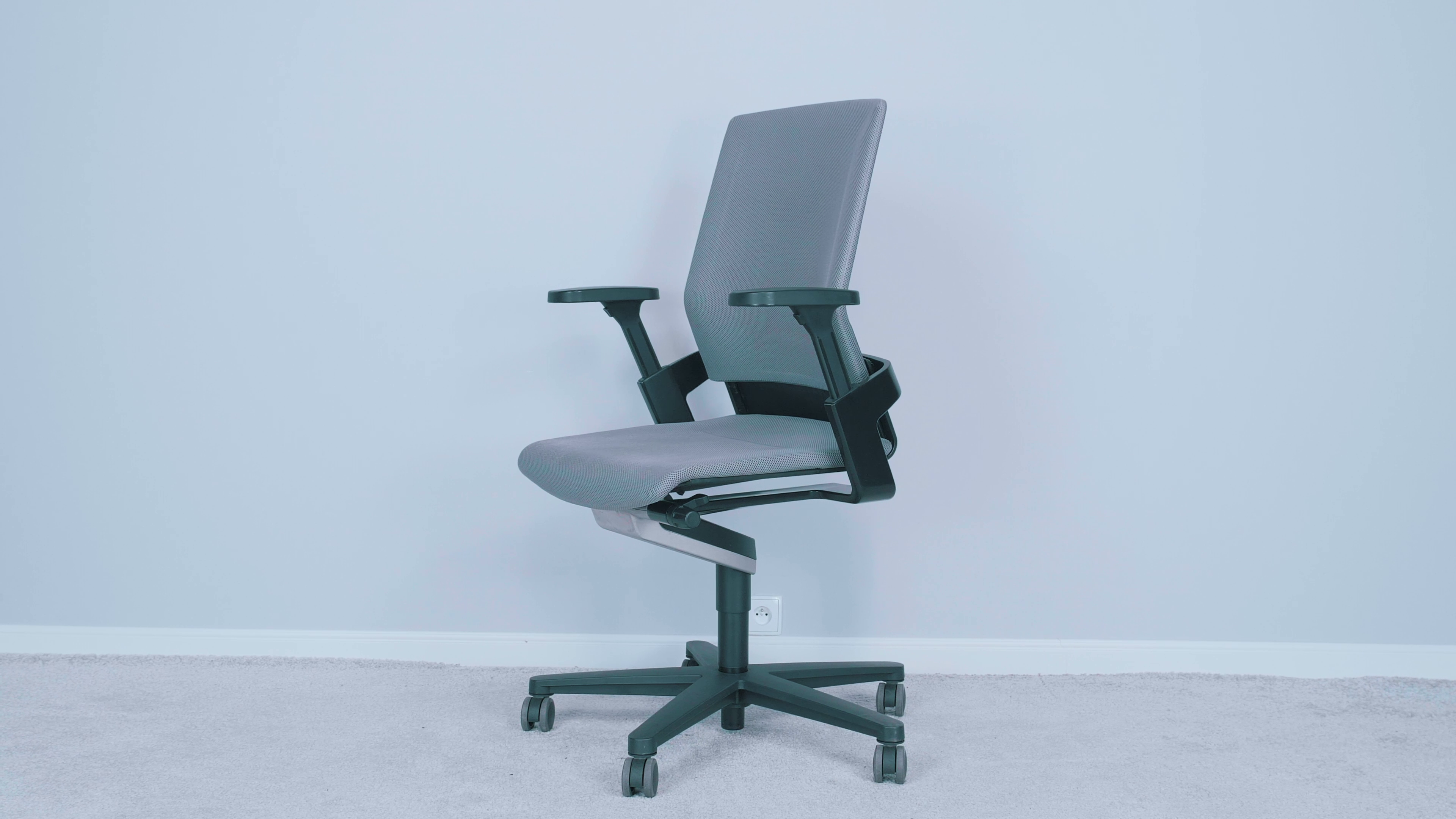Ranking foteli biurowych do 1000 zł – najlepszy fotel do pracy przy biurku 3 Ergonomiczny Wilkhahn ON. Źródło: Brastech