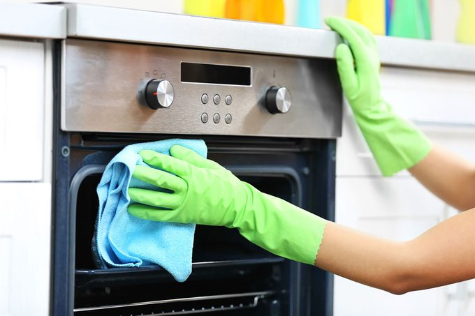 How To Clean An Oven with baking soda