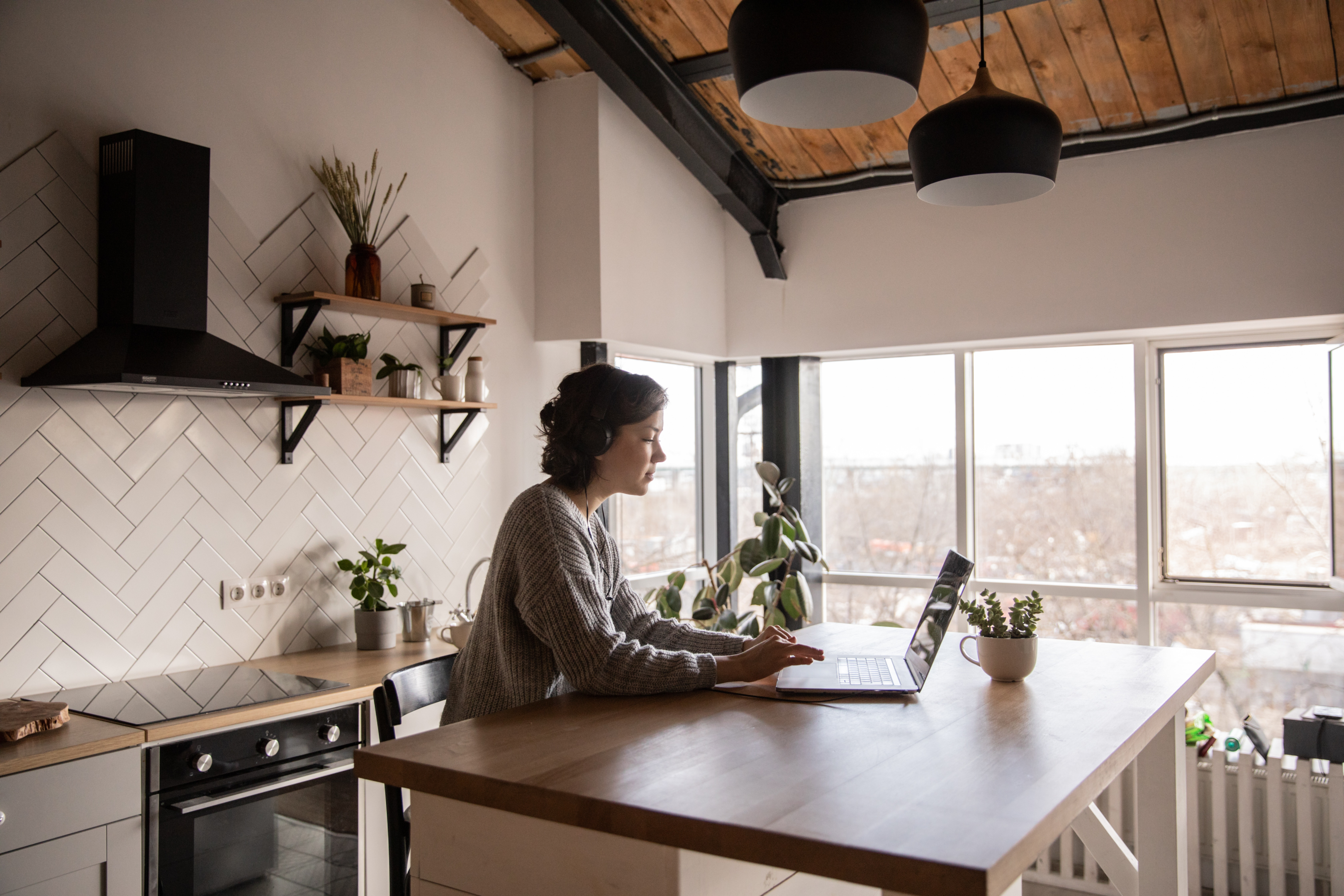 The Cost, Benefits and Tips of Remote Working