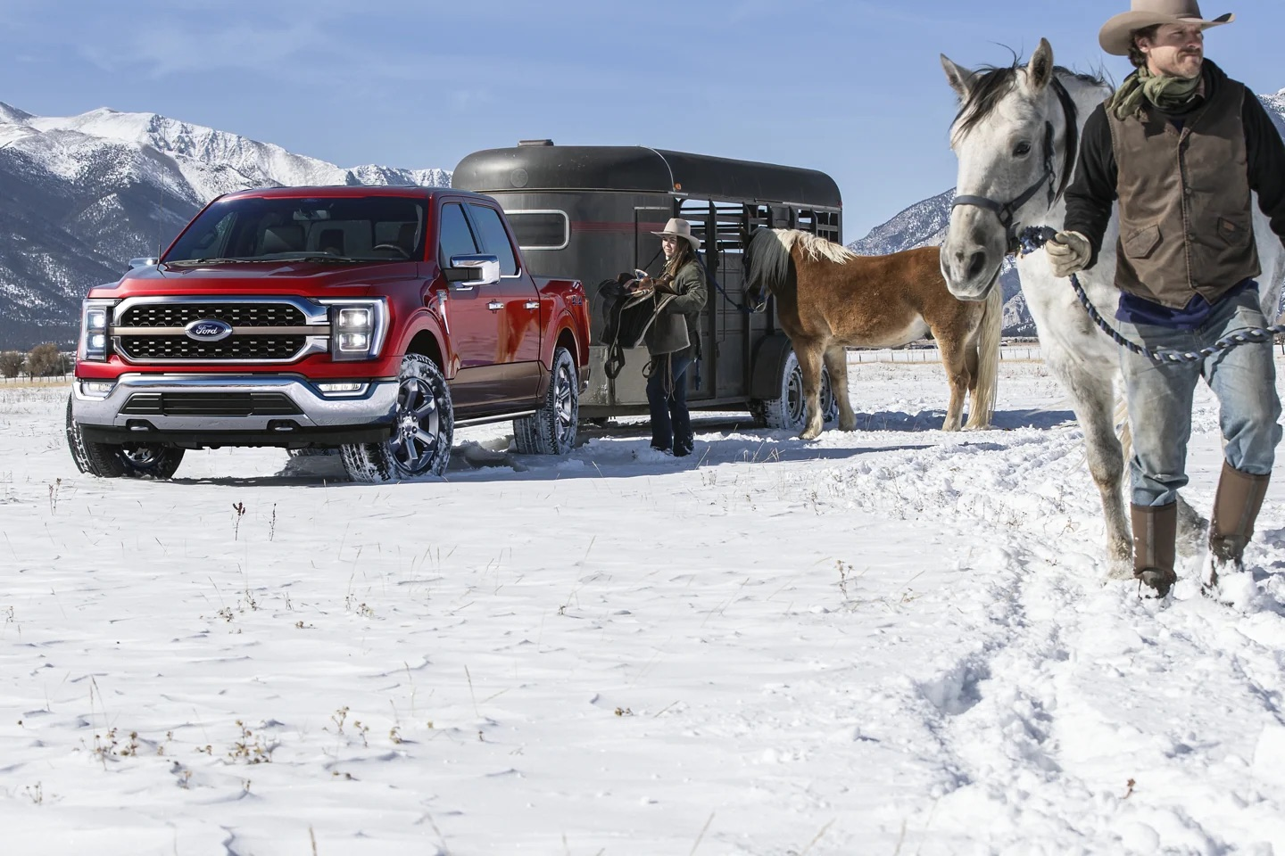Ford F-150 Raptor R, retaining outstanding performance despite towing up to 8000 lbs total /trailer weight