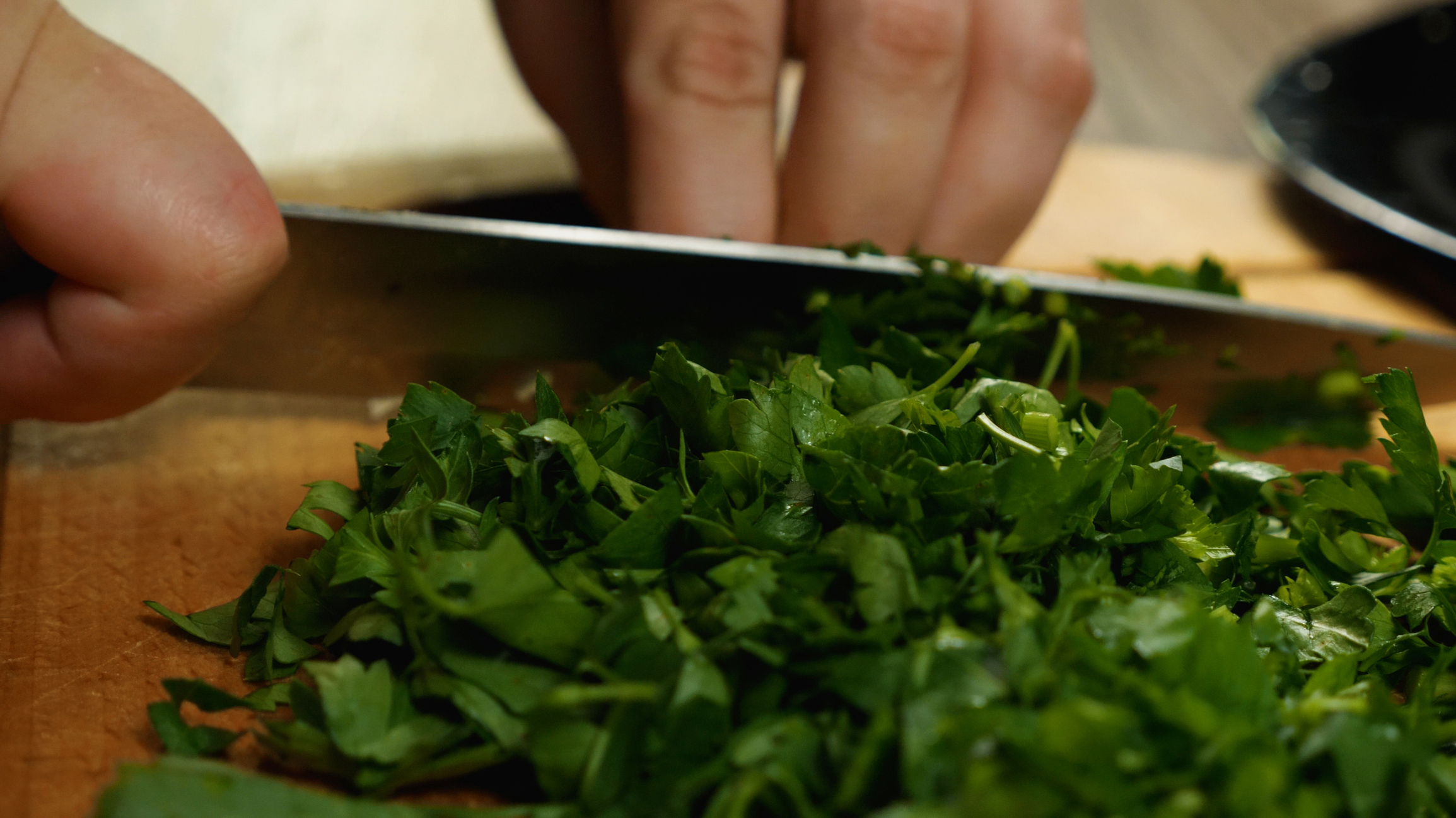 roll, herbs, slicing