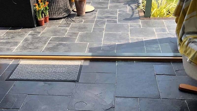 Limestone flooring for outdoor patio