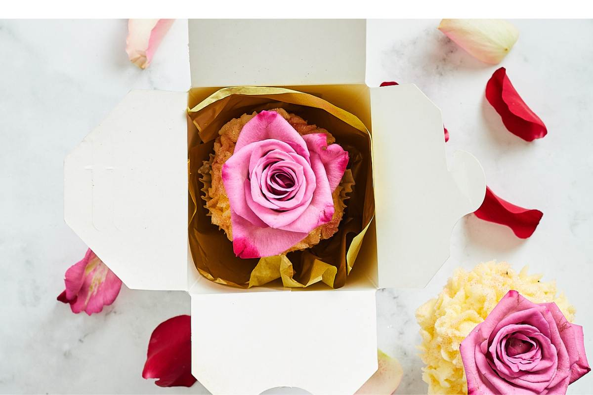 order cupcakes from this company, the range of flowers and gift boxes arrived and the recipients were delighted 