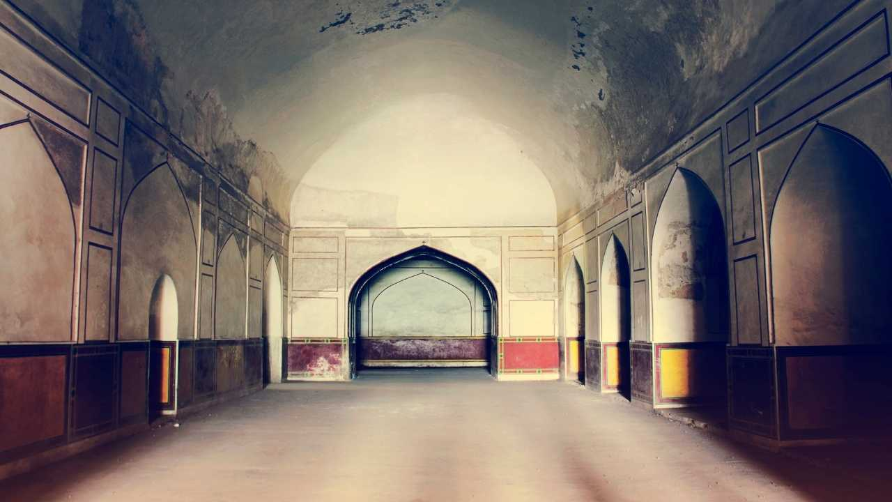 Lahore fort, hall, errie 