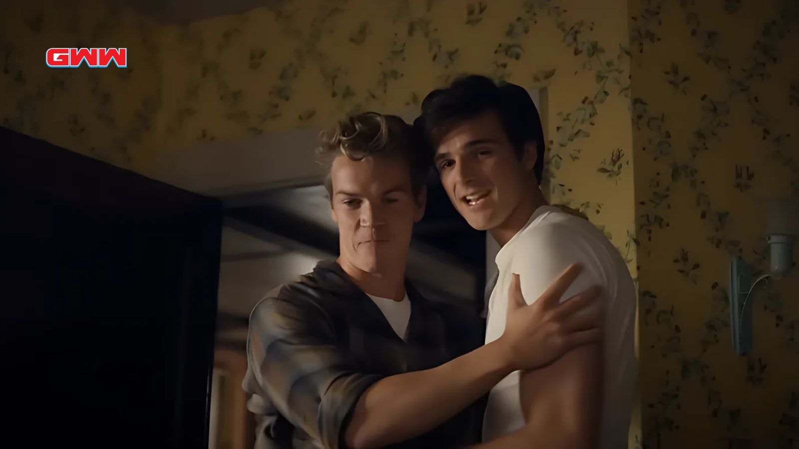 Will Poulter as Lee and Jacob Elordi as Julius in On Swift Horses