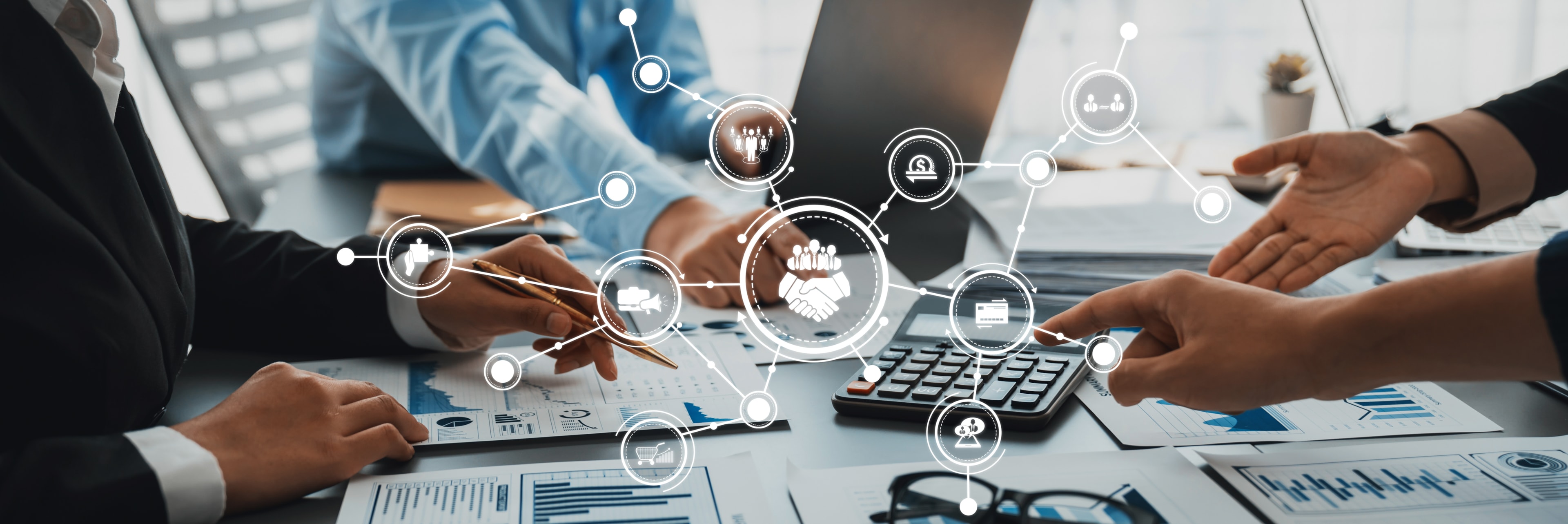 prowadzenie okresowych szkoleń przez zarząd