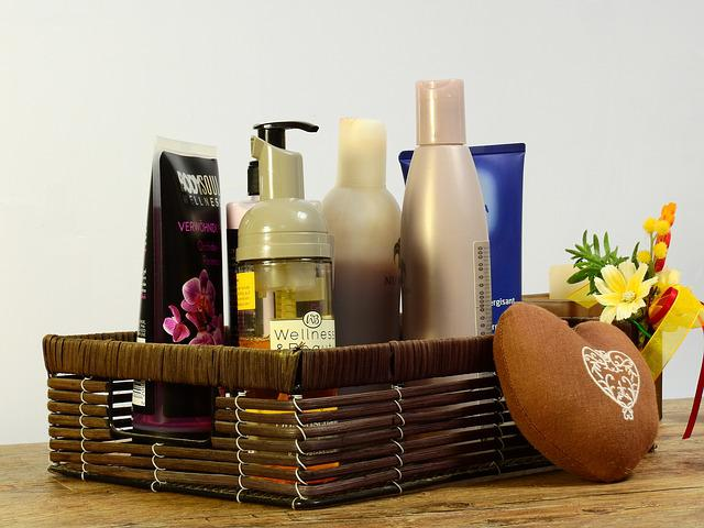 Personal care customizable gift basket