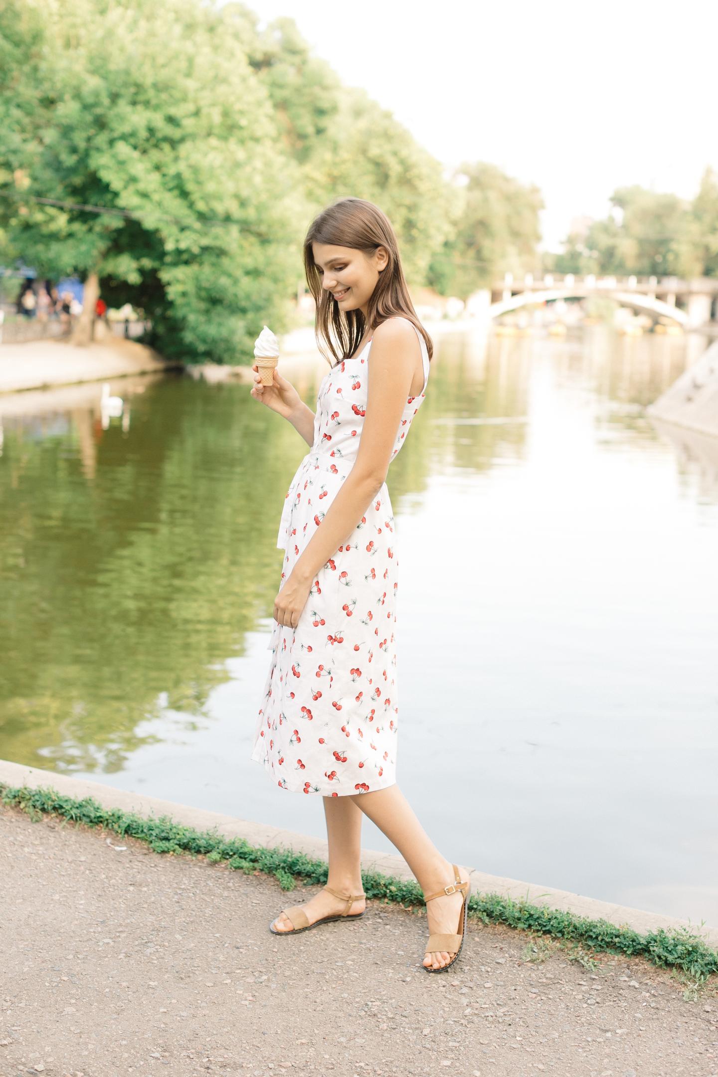 french girl summer capsule wardrobe