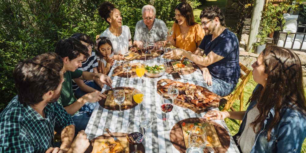 The Best Adirondack Vacation Rentals for Large Families and Groups of 10 or More! 8 Lake George vacation for family reunions