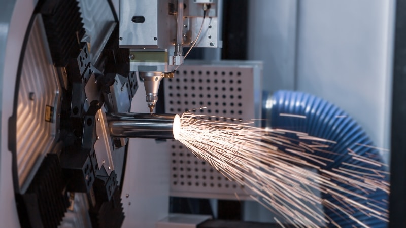 Tube laser cutting machine with high precision