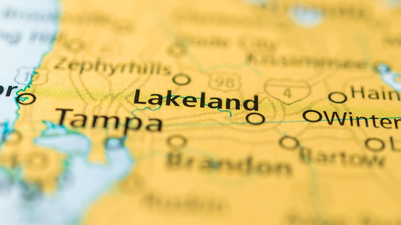 How Far is Lakeland Florida from Orlando Florida