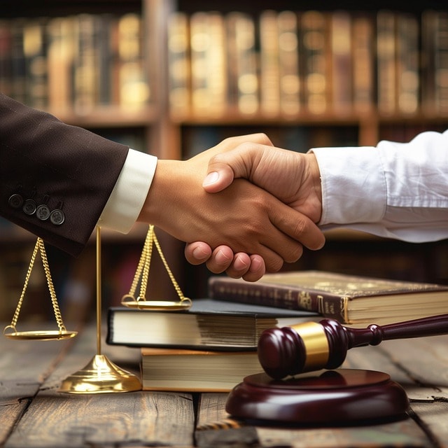 Generado por IA, formal, acuerdo, profesional, asociación, confianza, contrato, legal, justicia, compromiso, apretón de manos, autoritario, confiable, decisivo, cooperación, negociación, serio, manos, negocios, legal, legal, legal, legal, cooperación