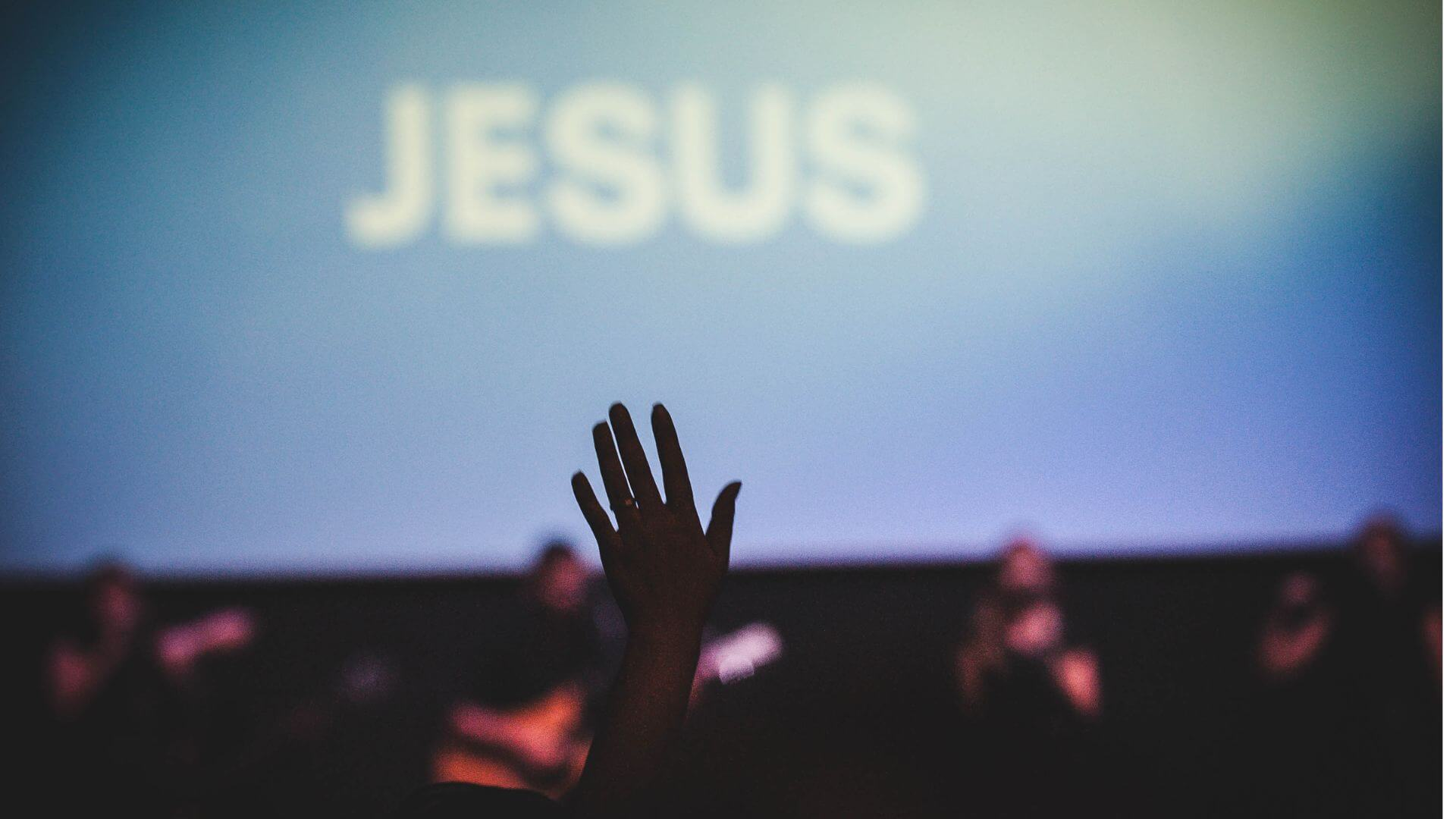 A Complete Worship Leader Job Description for Your Church - REACHRIGHT