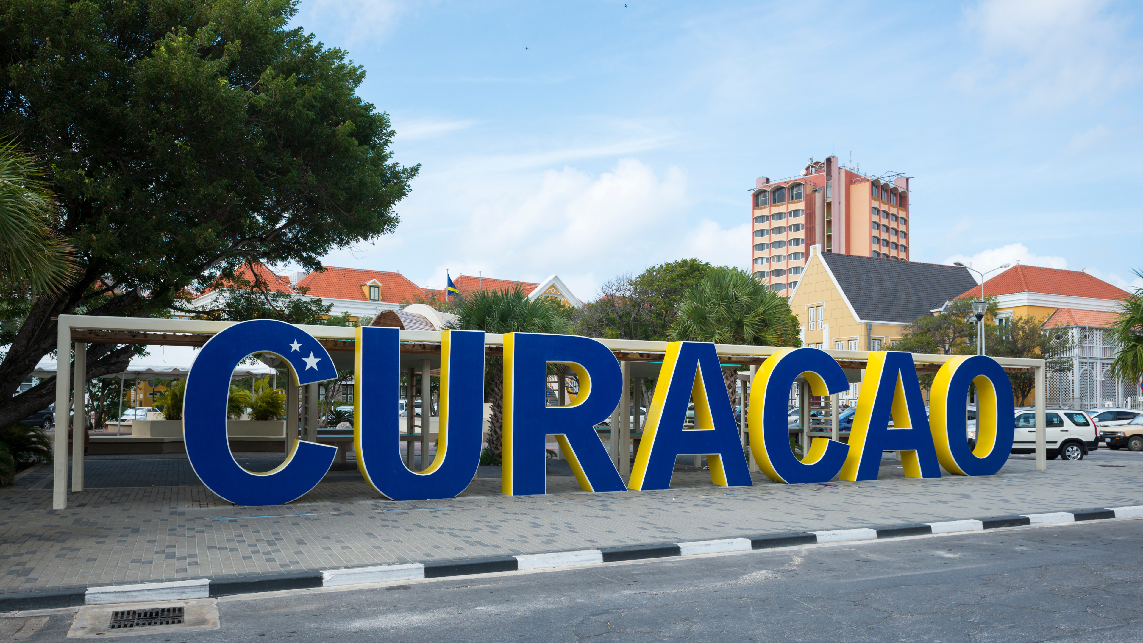 Curacao är en stat som har ett regelverk som spelbolag tidigare uttnytjat för att kunna erbjuda sin tjänst i sverige.
