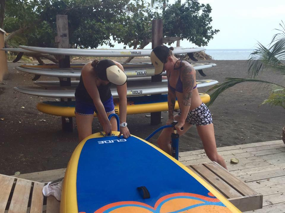 inflating an inflatable paddle board