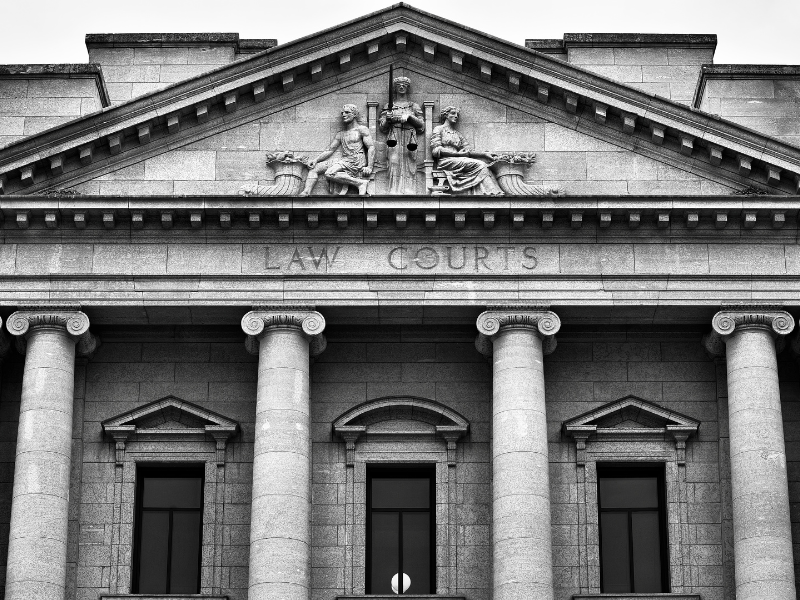 Image of a courthouse.