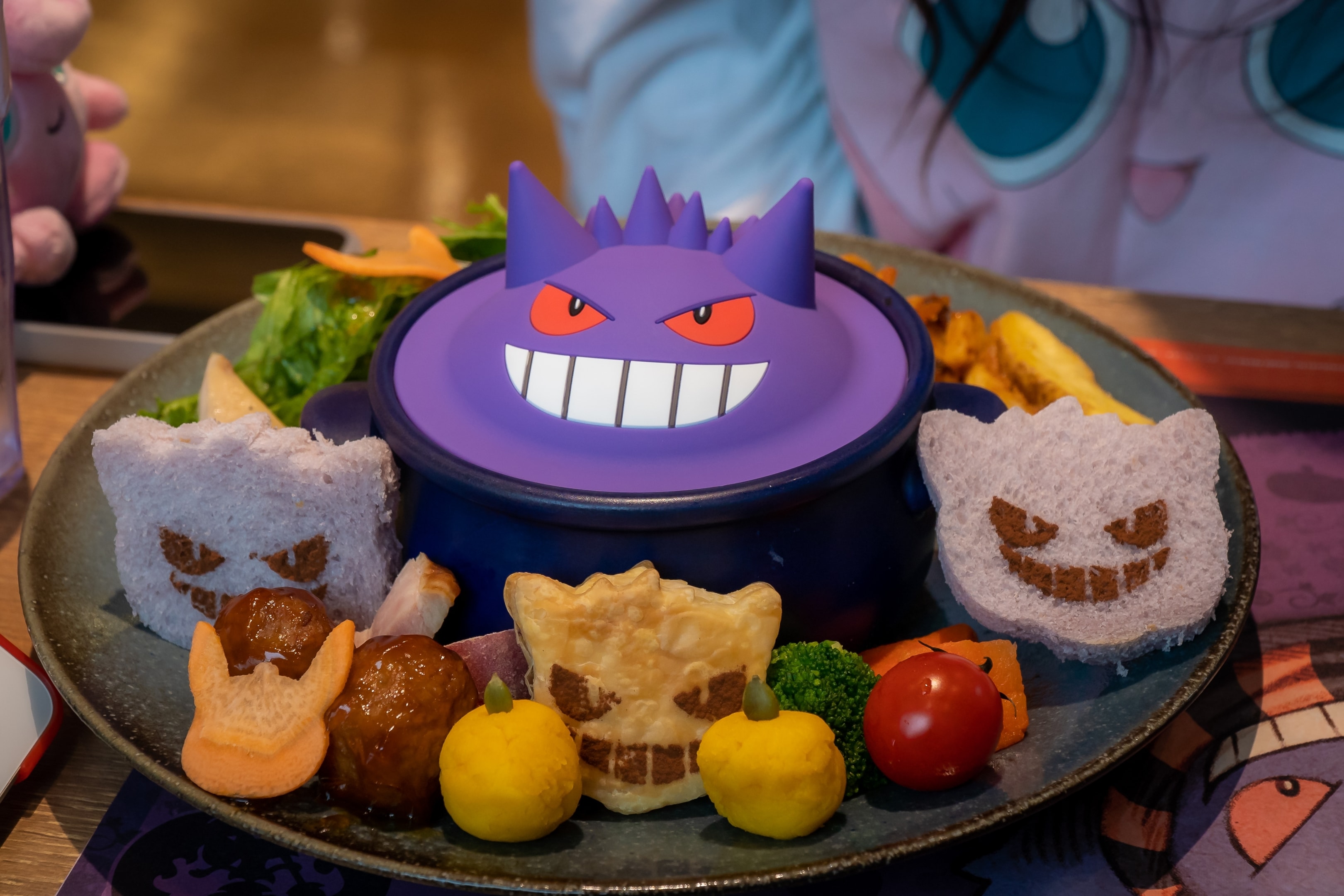 Pokémon Cafe Gengar Halloween special meal