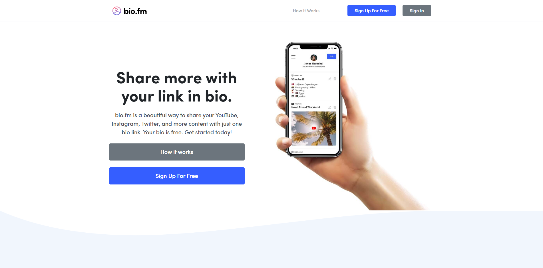 bio.fm homepage as one of the many linktree alternatives 