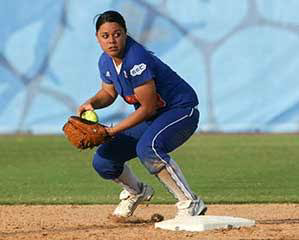 Second baseman play defense