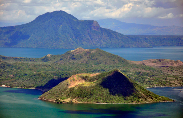 Going to Tagaytay offers a view of the iconic Taal Lake. | Photo from Magtxt.com