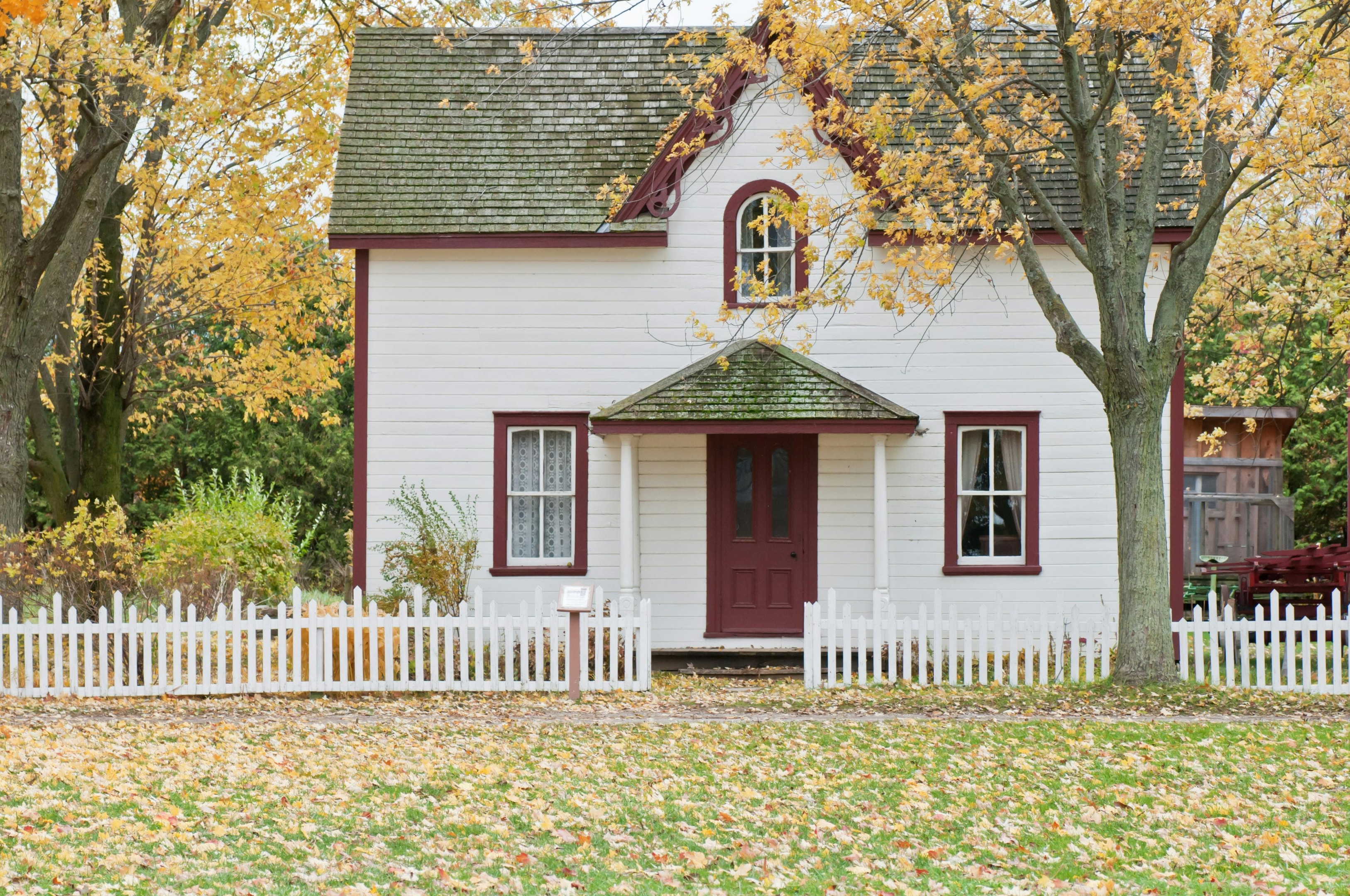 Exterior of house in rural area, purchased by real estate investor through consistent lead nurturing.