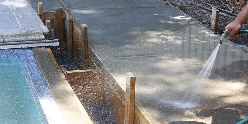 Water curing method for concrete