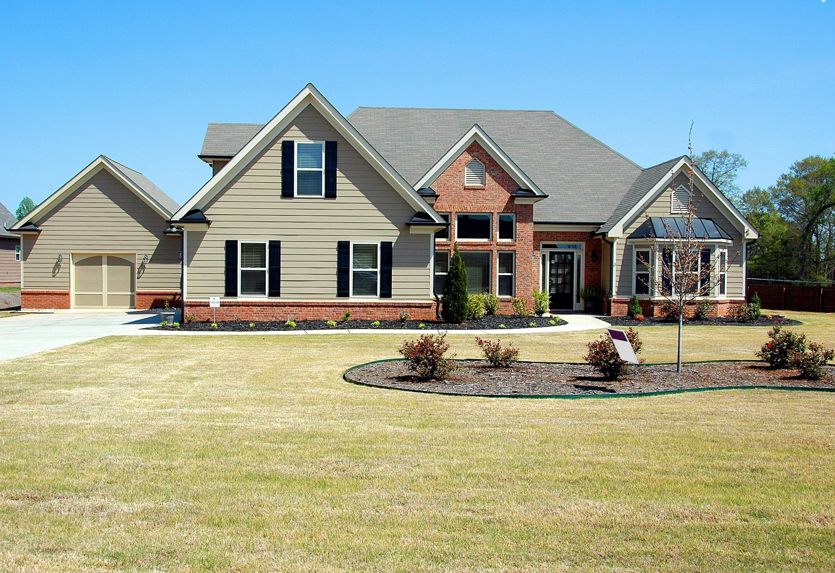 Single family house in suburban neighborhood.