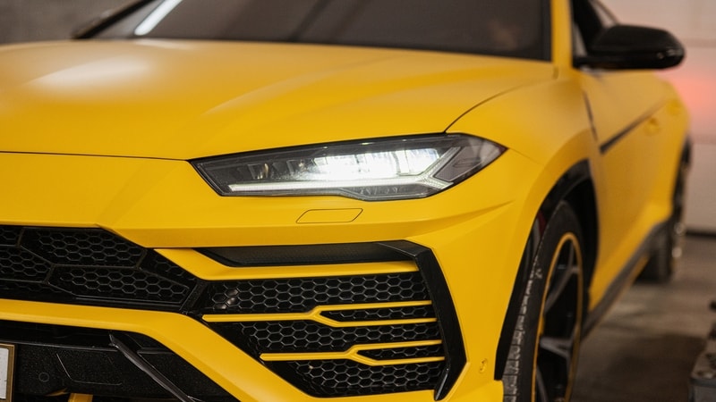 LED headlights in high maintenance cars with high beam