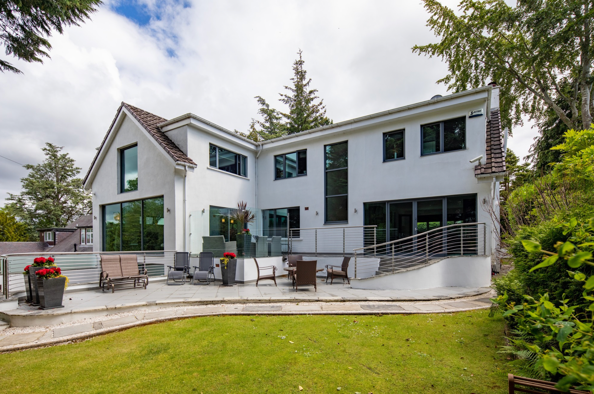 Detached house located in Whitecraigs available to buy