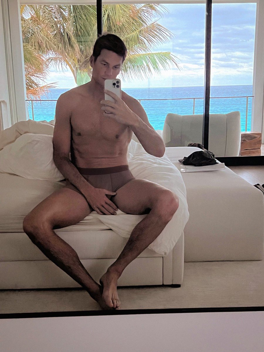 Tom Brady's latest underwear selfie