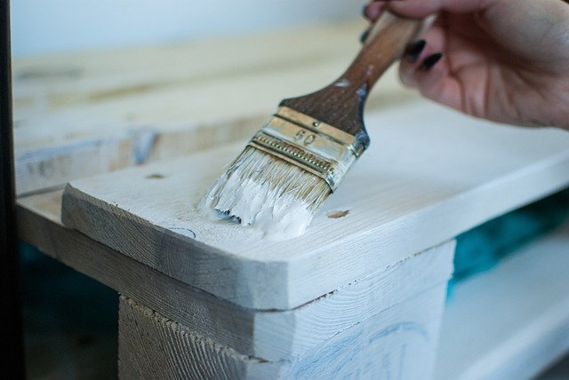 installing kitchen cabinets
